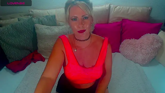 Lex_McQueen Adlı Modelin Canlı XXX Sohbeti