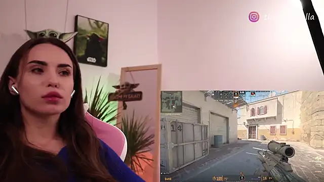 -BabyYoda Adlı Modelin Canlı XXX Sohbeti