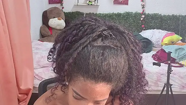 thianahorny Chat XXX in diretta
