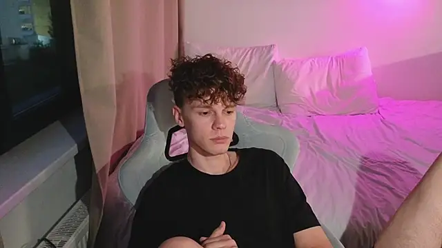 cute_thomas' Webcam Show