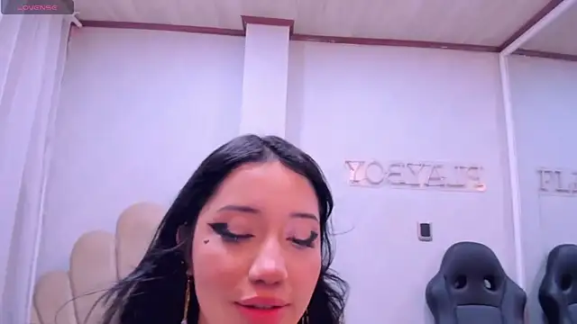 BarbieBonnet's Live XXX Chat