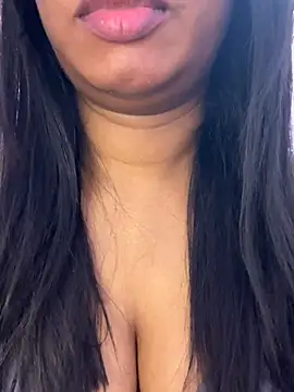 Tamil_Maaya Adlı Modelin Canlı XXX Sohbeti