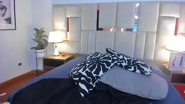 FranchescaVeleska Adlı Modelin Canlı XXX Sohbeti
