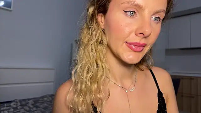 sirena124 élő XXX-chatje