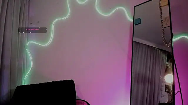 Sara_Foxx1 Adlı Modelin Canlı XXX Sohbeti