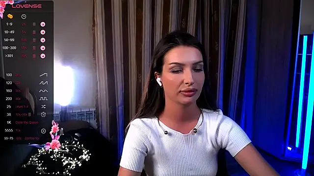 Laura_Bess Chat XXX in diretta