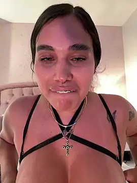 Bella__Wood Chat XXX live