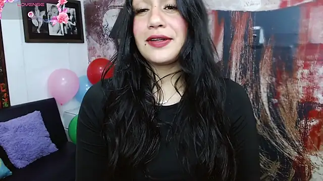 gigi_gilt_ Adlı Modelin Canlı XXX Sohbeti