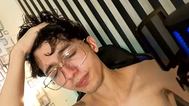 Twink_Sebas7 现场XXX聊天