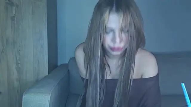 Chatroom XXX en direct de Kitten_Moon-TS