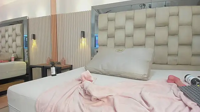 Онлайн чат XXX madelein_fosterr