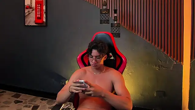צ'אט XXX בשידור חי של Axxel_Muscle
