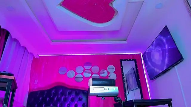 TiffanyMackensyy's Live XXX Chat