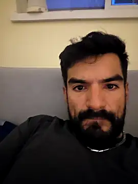 piggylatino: διαδικτυακό σόου στην κάμερα