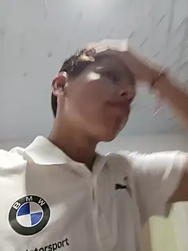 3hornys-straights' Live XXX Chat