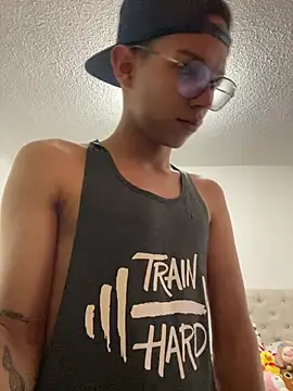 XXX chat uživo modela Andres_boy252