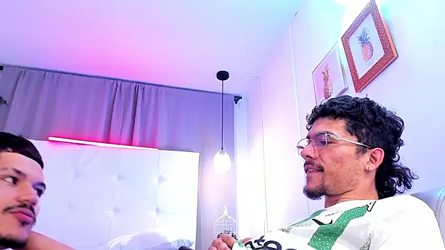 Chatroom XXX en direct de Briian__