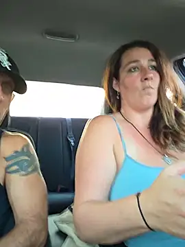 הופעת וובקאם של thespontaneouscouple42069
