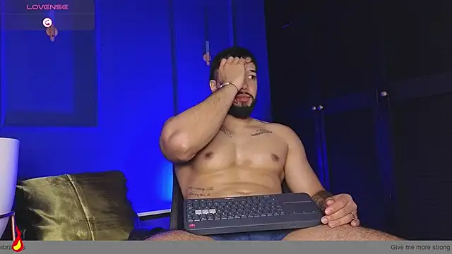 Enzo_001 Webcam show