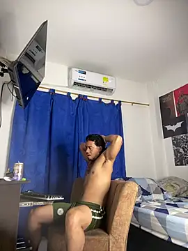 Kenny_romano Adlı Modelin Canlı XXX Sohbeti