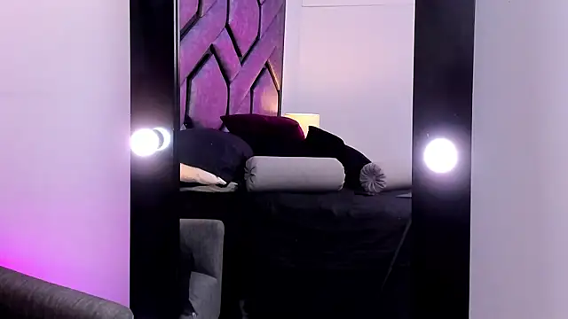 XXX chat uživo modela MilanDuval