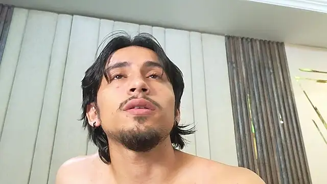 LatinShorttn Live XXX chat