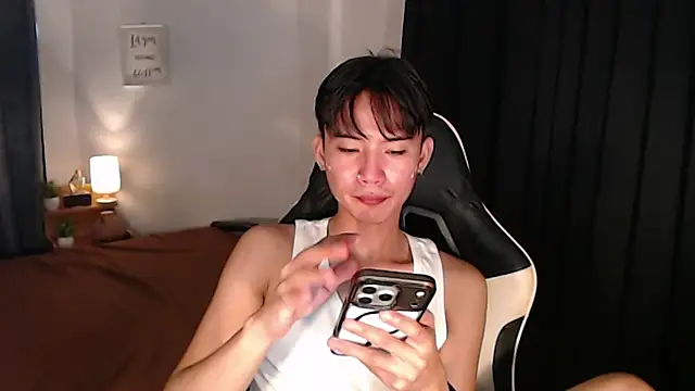 asian_dai Pertunjukan Webcam