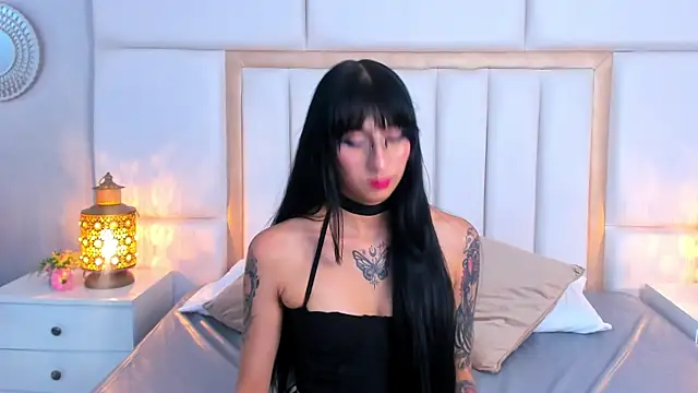 LaylaaDoll's Live XXX Chat