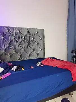 Aliceroys__'s Live XXX Chat