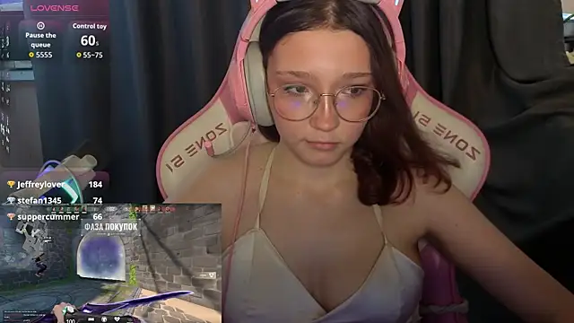 PiinkiAura's Webcam Show