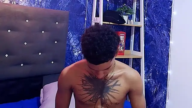 XXX chat uživo modela kai_storm77