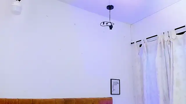 Katty_West Adlı Modelin Canlı XXX Sohbeti
