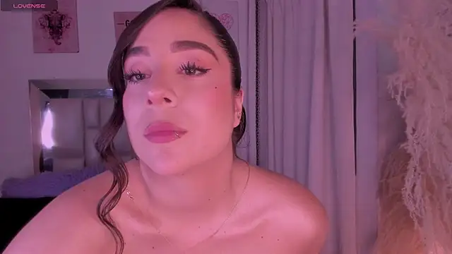 Sussy_Bell01's Live XXX Chat