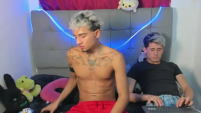 Show modela nick_acost na web-kameri