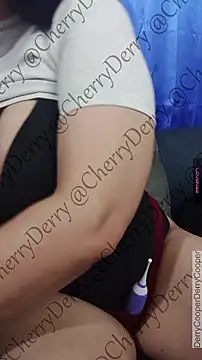 XXX chat uživo modela CherryDerry
