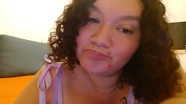 HeidiSanabria's Live XXX Chat