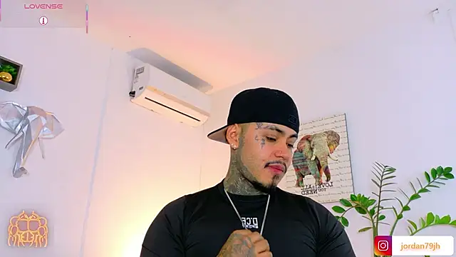 Онлайн чат XXX JordanSmiith_
