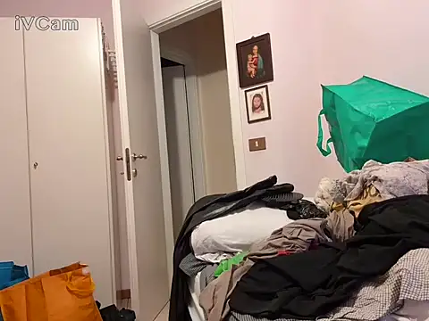 PierPesaroXのライブXXXチャット