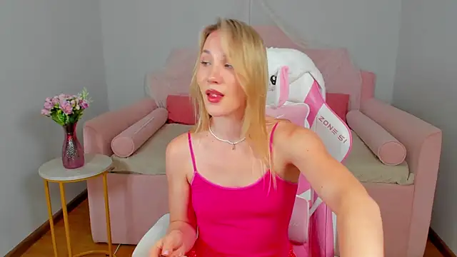 Chat +18 de ElaraVoltage ao vivo