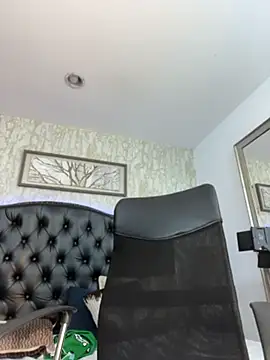 XXX chat uživo modela Lander_Cruz