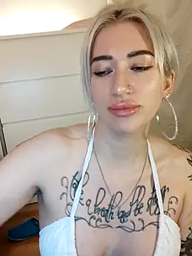 Gina-Lumara live XXX chat