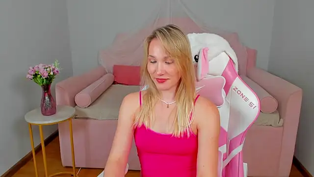 ElaraVoltage 라이브 XXX 채팅