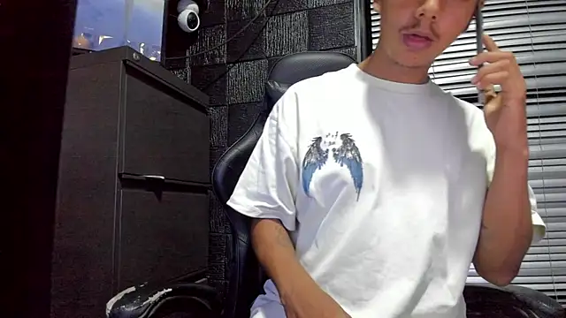 boy_bigcock24cmのウェブカメラショー