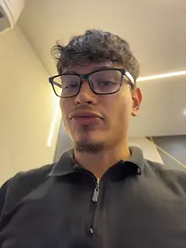alekzamo's Live XXX Chat