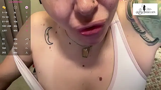 Gypsy_Rebellion's Live XXX Chat
