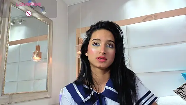 Sharlott_Luxe Chat XXX in diretta