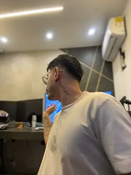 andrewlopezz Live XXX-Chat