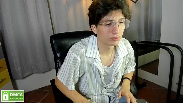 Chat XXX en directo de Marcoviolet
