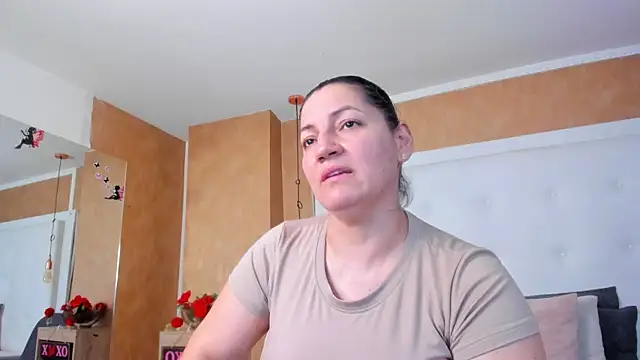Heidy_milf's Live XXX Chat
