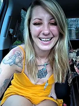 SheIsSomething – Naživo XXX chat